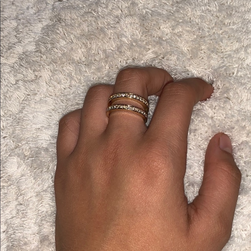 A two liner gold ring with diamond gem size 7 or 8